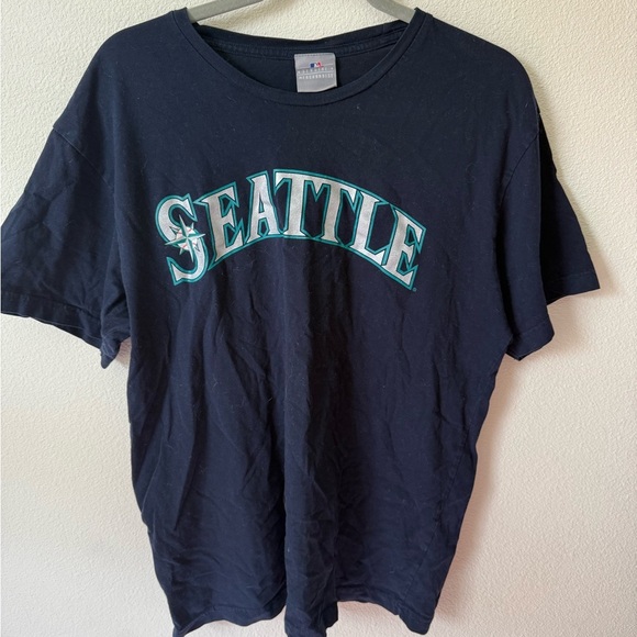 Genuine Merchandise Seattle Black T-Shirt - Picture 1 of 4